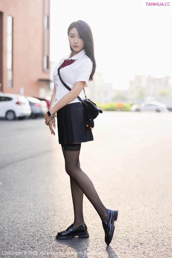   [XiuRen]高清写真图 2023.11.13 No.7653 苏苏阿 短裙美腿第5张图片